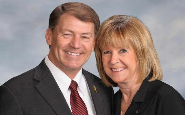 Jean Rounds, wife of GOP Sen. Mike Rounds, dies from cancer