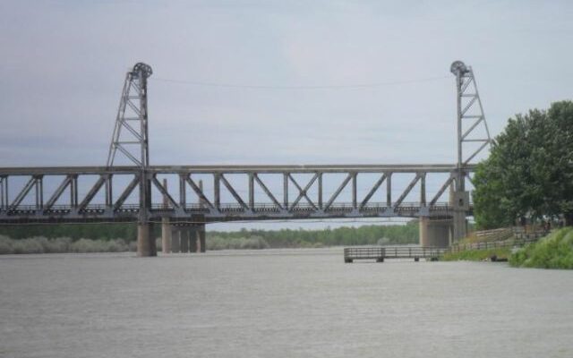 Meridian Bridge at Yankton reopened after concerns over strange noises