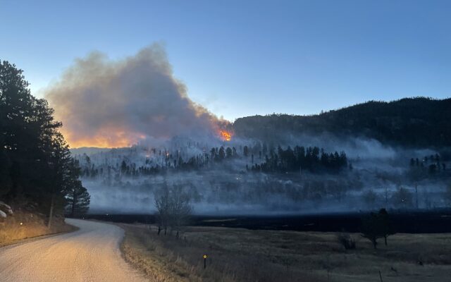 Crews fight wildfire near Hill City